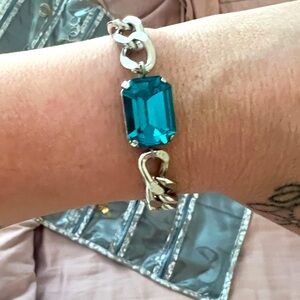 Silver bracelet with aquamarine stone